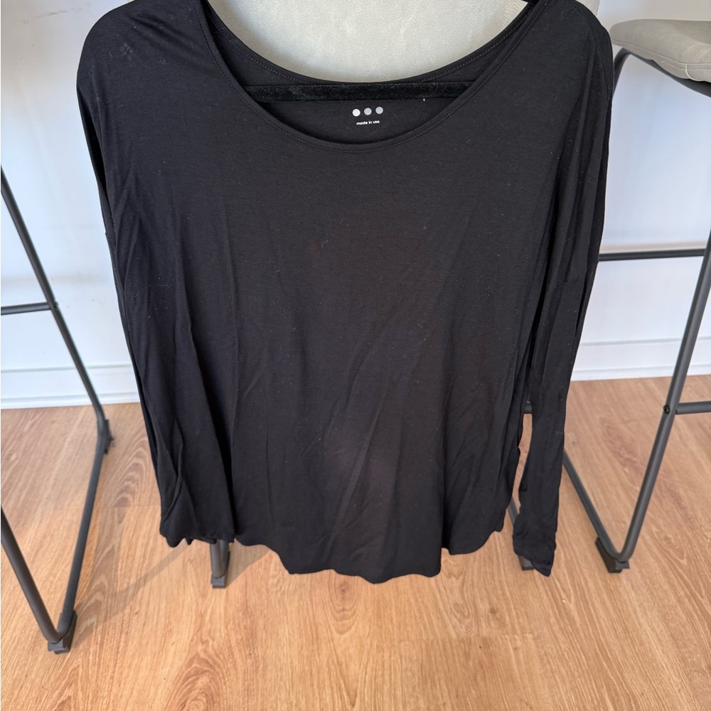 Three dots black stretchy top, no sign of wear